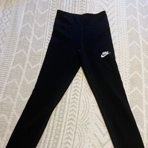 Nike girls M Black Legging
